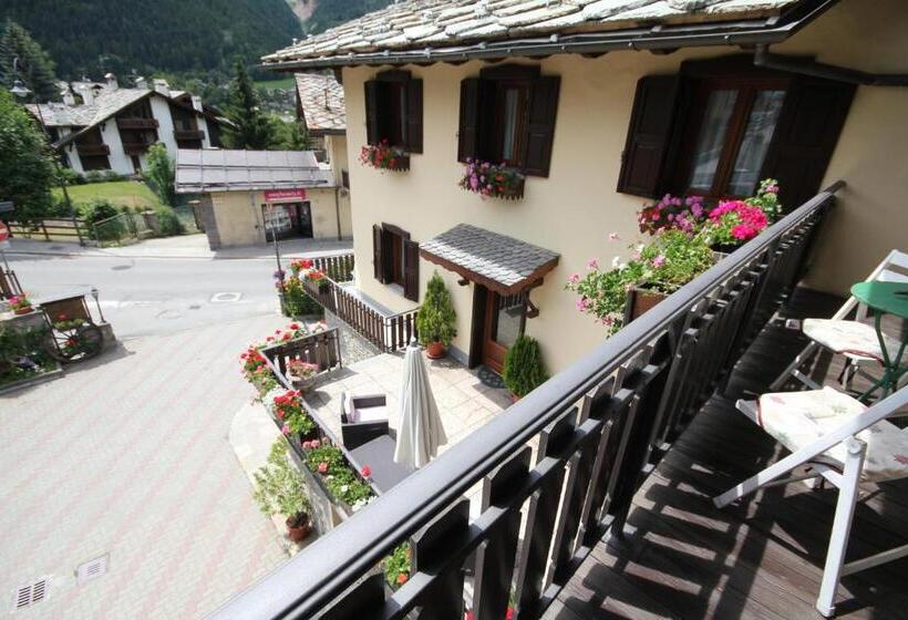 Номер Стандарт с Террасой, Maison Laurent