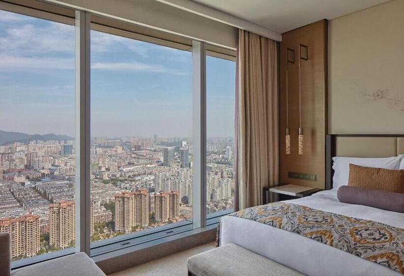Номер Deluxe Кровать Кинг Вид на Город, Meixi Lake Hotel, A Luxury Collection Hotel, Changsha