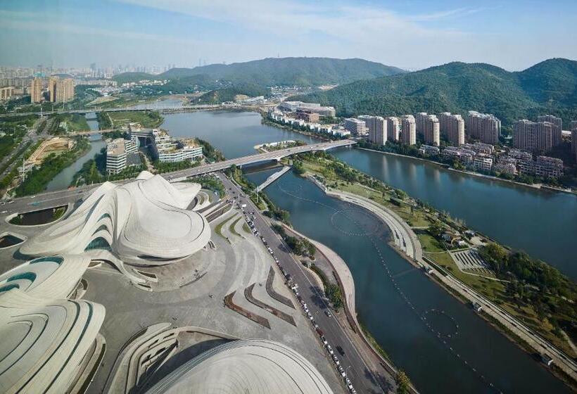Люкс Повышенной Комфортности, Meixi Lake Hotel, A Luxury Collection Hotel, Changsha