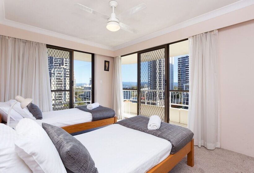 침실 3개 아파트, Capricornia Apartments