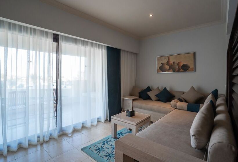 Deluxe Room Mountain View, Movenpick Waterpark Resort & Spa Soma Bay