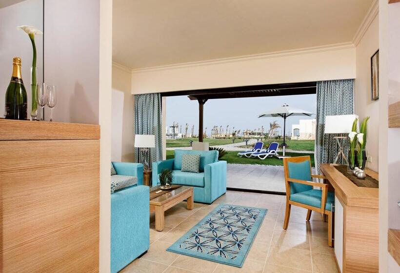 اتاق لوکس با چشم‌انداز استخر, Movenpick Waterpark Resort & Spa Soma Bay