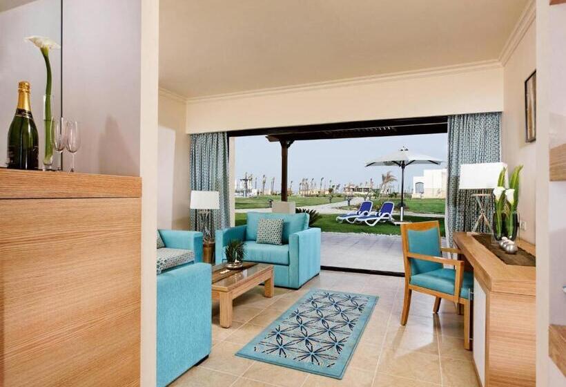 اتاق خانوادگی با چشم‌انداز استخر, Movenpick Waterpark Resort & Spa Soma Bay
