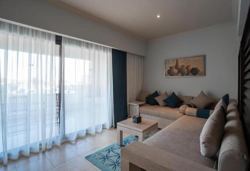 اتاق خانوادگی با چشم‌انداز استخر, Movenpick Waterpark Resort & Spa Soma Bay