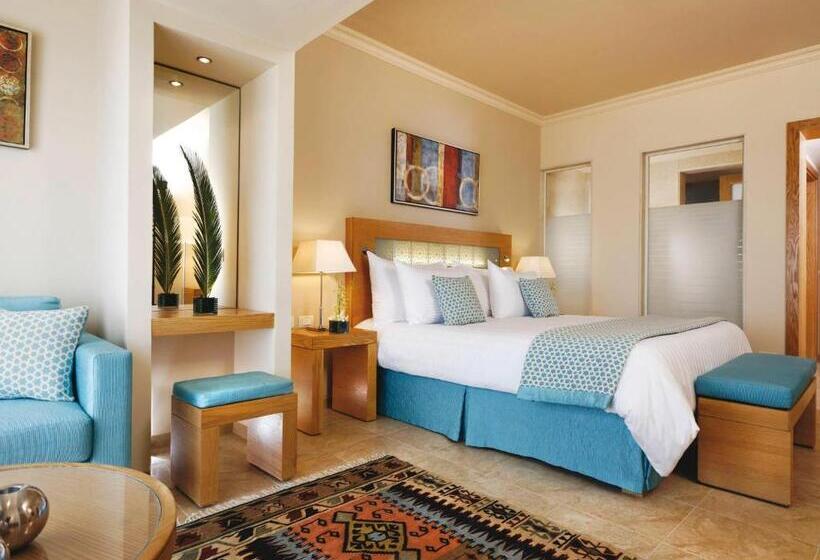 اتاق لوکس با چشم‌انداز استخر, Movenpick Waterpark Resort & Spa Soma Bay