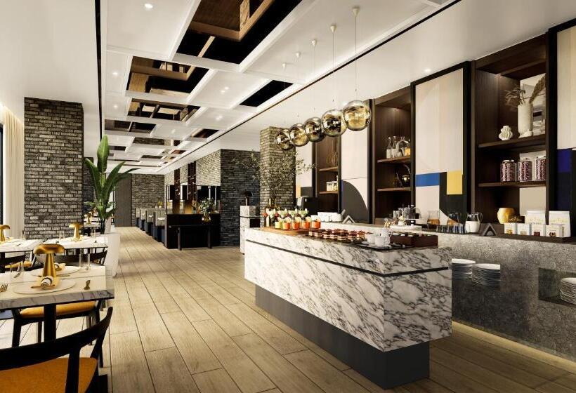 Premium room w/ mountain view, Voco Seoul Myeongdong, An Ihg