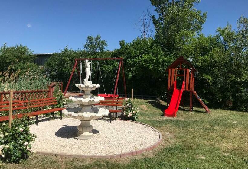 Апартаменты 1 Спальня Нижний Этаж, Tó Party Apartman