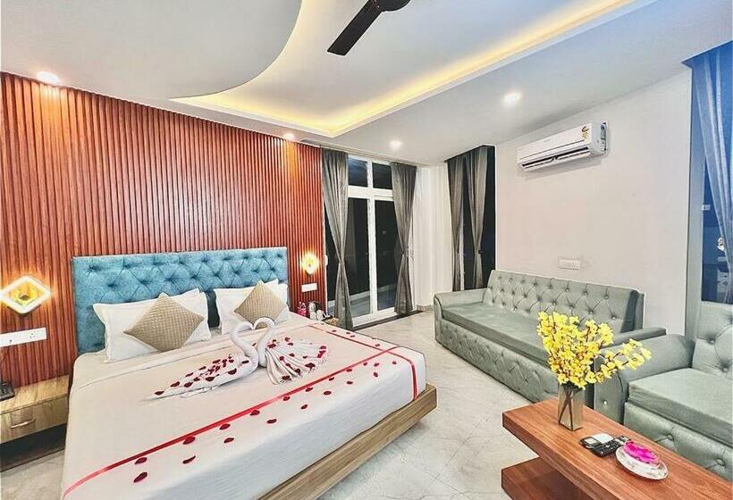 سوئیت با بالکن, Jp Hills Rishikesh