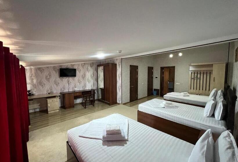 اتاق استاندارد سه نفره, Garden City