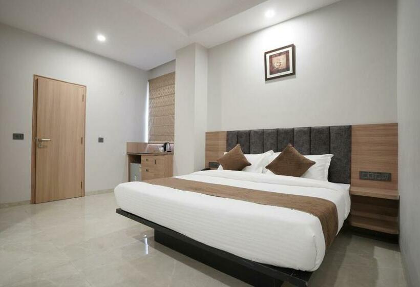 اتاق لوکس, Krishna Inn