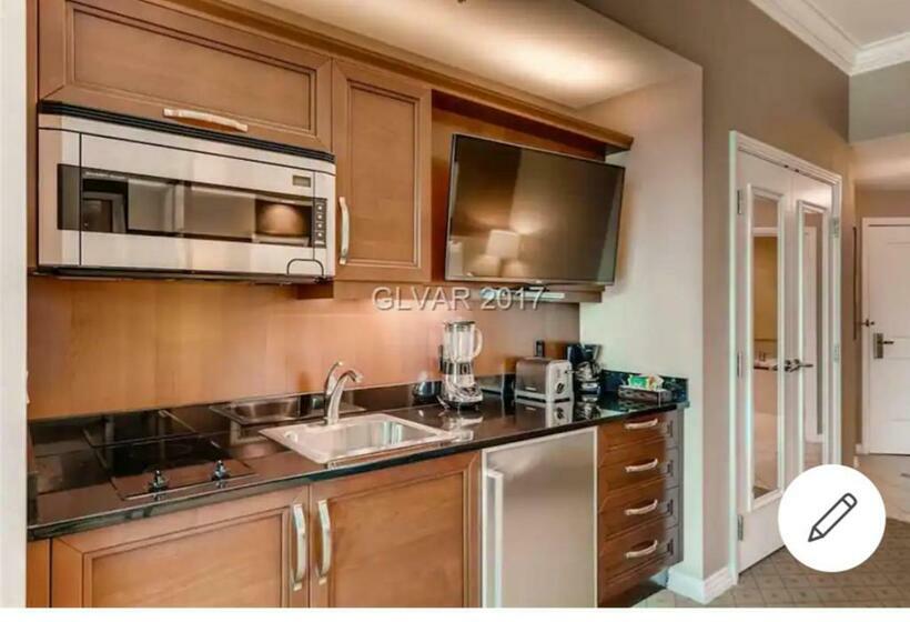 1 Bedroom Penthouse Apartment, Mgm Signature Ph 30th Floor Deluxe Studio Apartment Strip Facing With Balcony