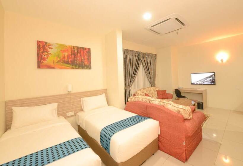 اتاق لوکس چهار تخته, Nadias Hotel Cenang Langkawi
