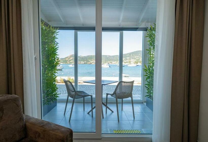 Suite with Terrace, Bd Suites