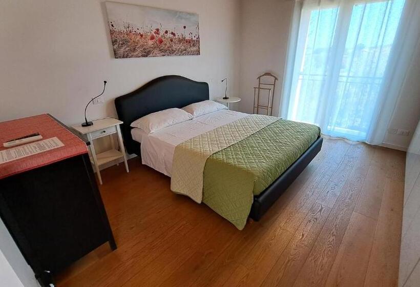Номер Стандарт, Papaveri Del Conero Affittacamere