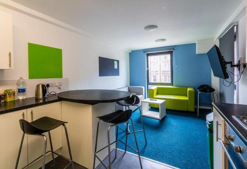 5 Bedroom Apartment, Destiny Student Shrubhill   Campus Accommodation