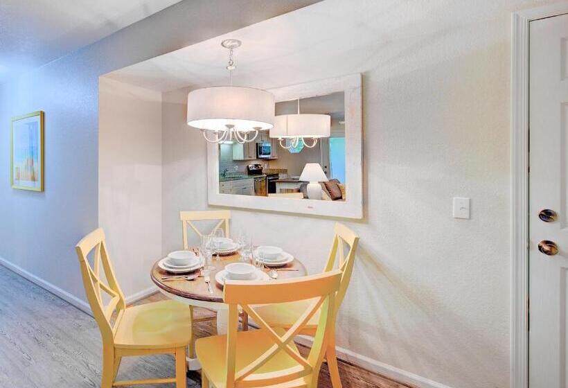 Люкс 3 Спальни, Hilton Vacation Club Beachwoods Kitty Hawk