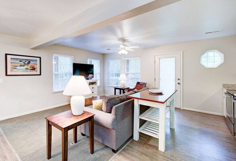 Люкс 2 Спальни, Hilton Vacation Club Beachwoods Kitty Hawk