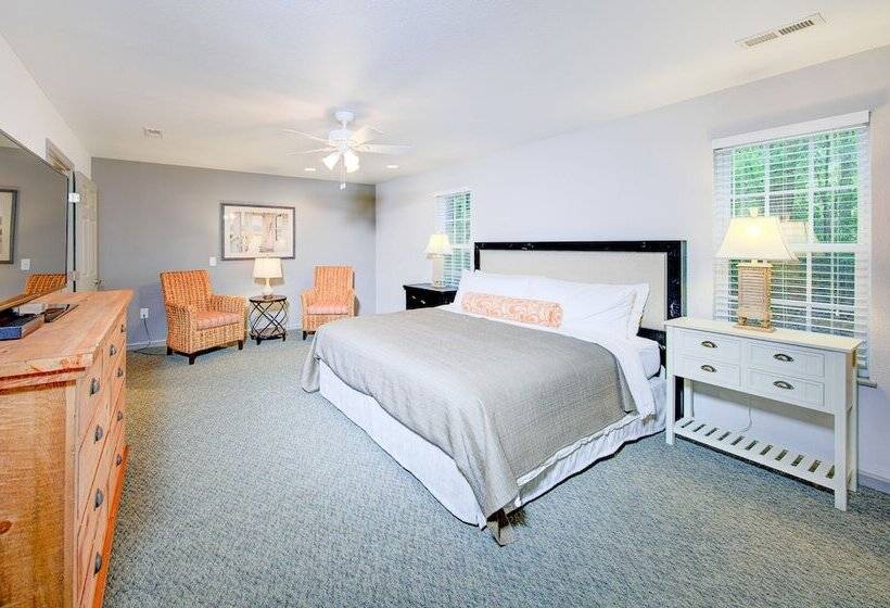Люкс 3 Спальни, Hilton Vacation Club Beachwoods Kitty Hawk