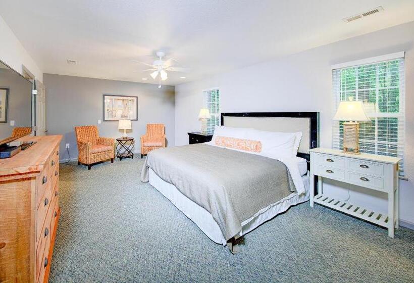Люкс 3 Спальни, Hilton Vacation Club Beachwoods Kitty Hawk