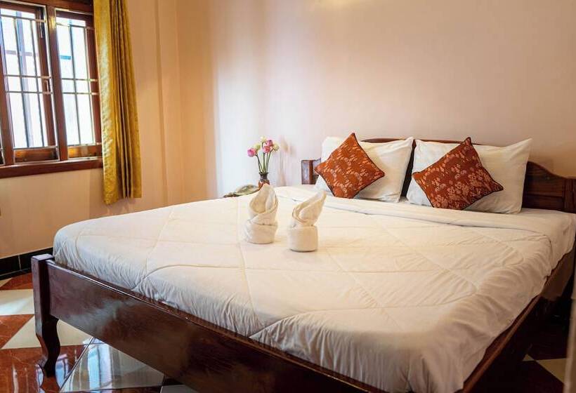 スタンダードルーム, Nawin Palace Guesthouse