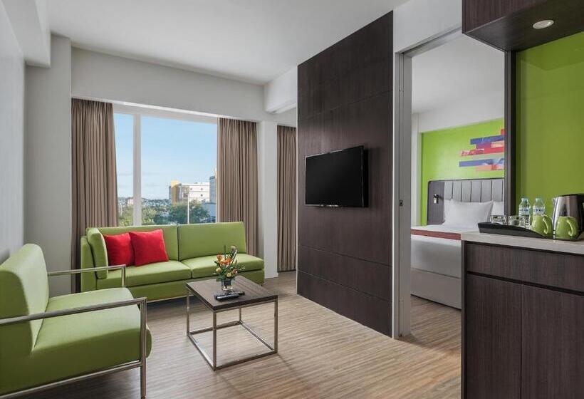 سوییت جونیور, Park Inn By Radisson Clark