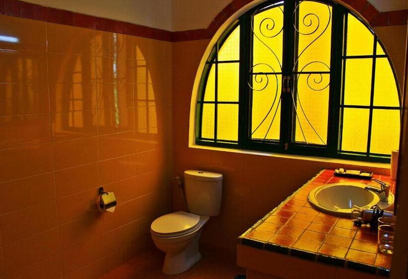 اتاق لوکس خانوادگی, Secret Garden Chiang Mai