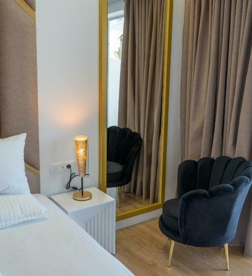 スーペリアースイート, Adam & Eve Suites