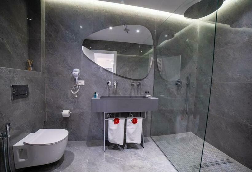 デラックススイート, Adam & Eve Suites