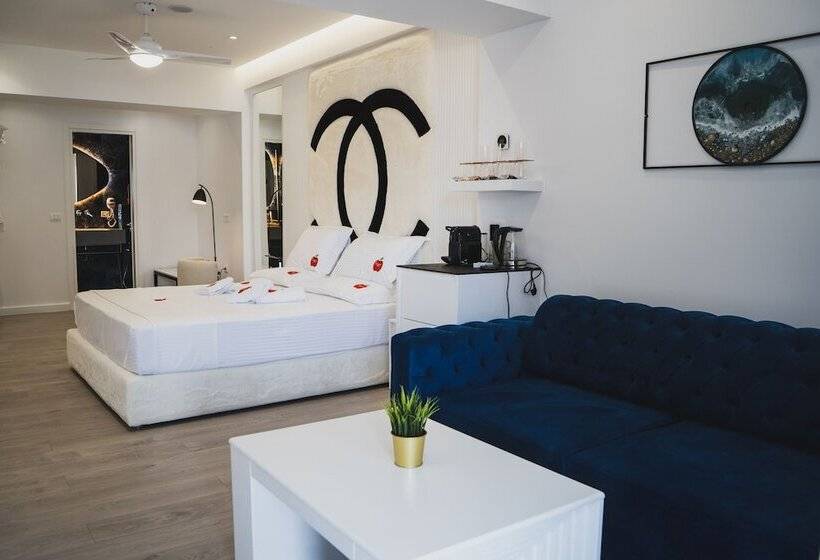 デラックススイート, Adam & Eve Suites