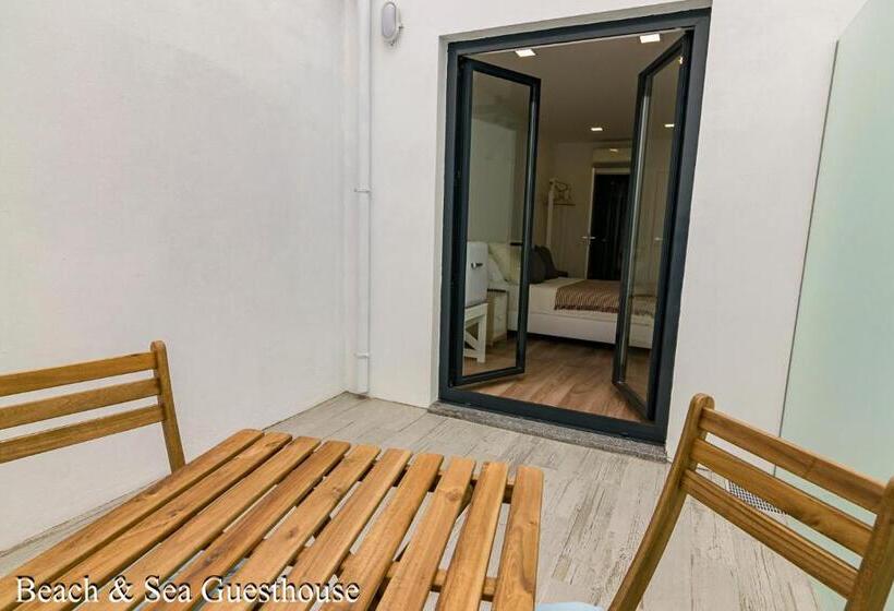 Suite with Terrace, Beach & Sea Guesthouse