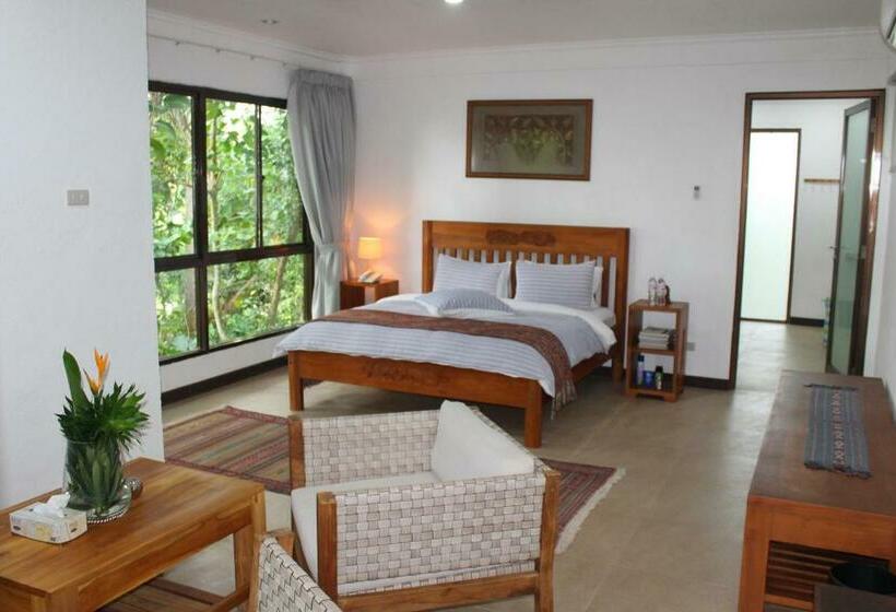 디럭스 패밀리 룸, Suak Sumatera Resort