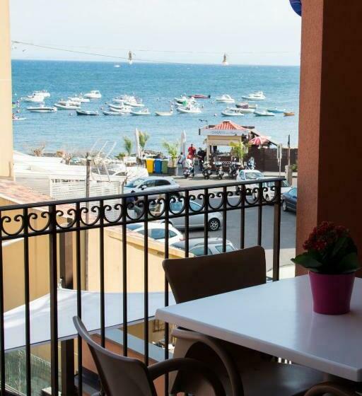 اتاق سوپریور چهار تخته, Acitrezza B&b