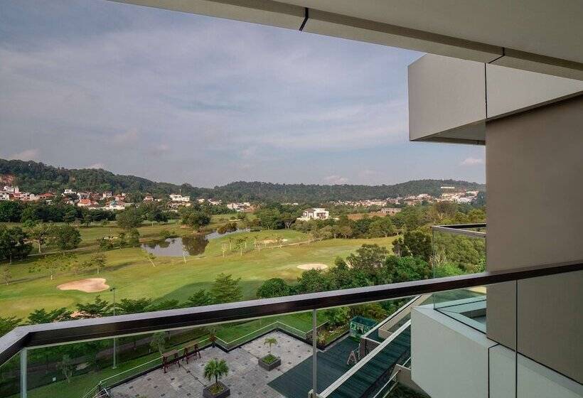 Номер Deluxe Вид на Бассейн, Radisson Golf & Convention Center Batam