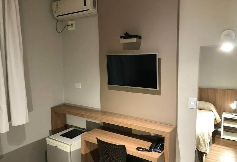 Номер Deluxe, Real