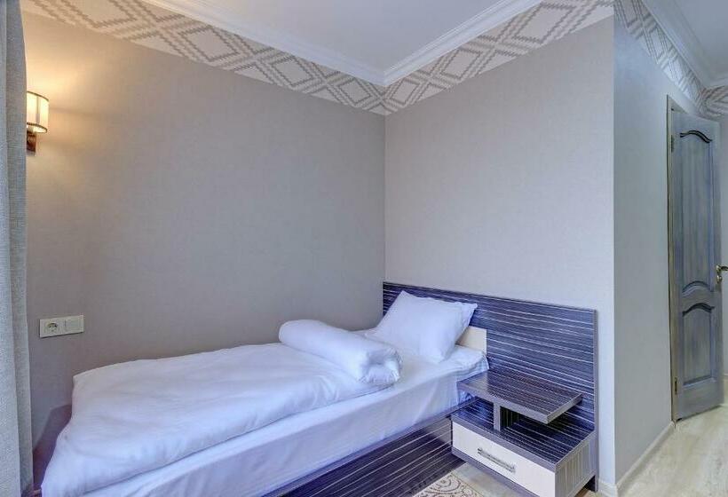 اتاق استاندارد یک نفره, Resident Hotel Almaty