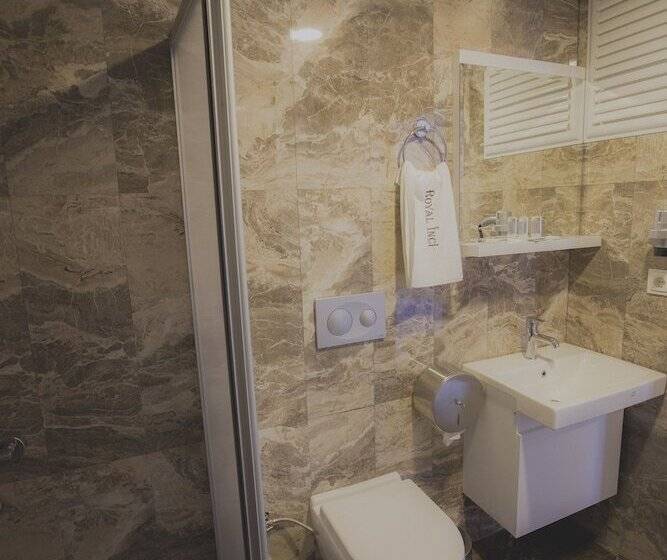 سوییت خانوادگی, Royal İnci