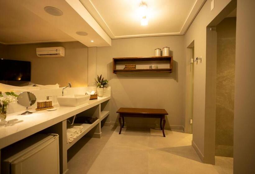 جناح, Boutique Hotel Marlin S