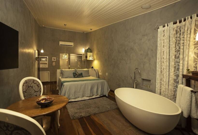 جناح جونيور, Boutique Hotel Marlin S