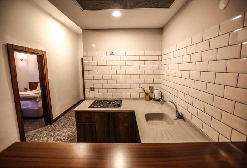 سوییت خانوادگی, Akamoy Boztepe Hotel & Restaurant
