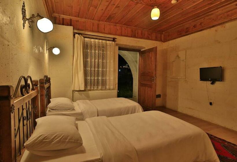اتاق لوکس, Kemal's Guest House