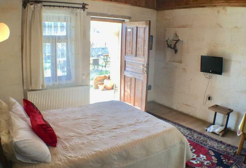 اتاق لوکس, Kemal's Guest House