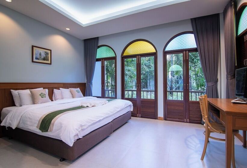 اتاق لوکس با چشم‌انداز باغ, Baan Imm Sook Resort