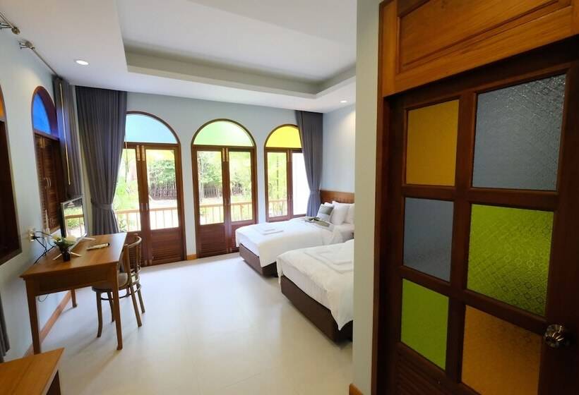اتاق لوکس با چشم‌انداز باغ, Baan Imm Sook Resort
