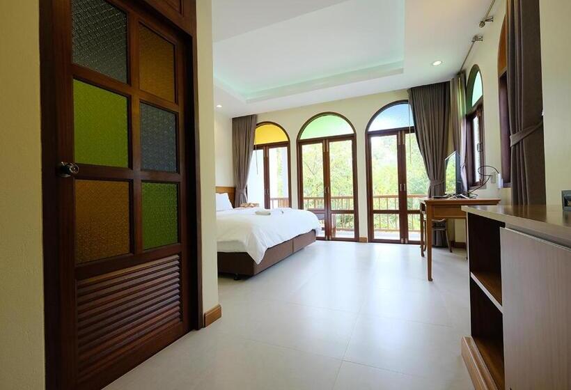 اتاق لوکس با چشم‌انداز باغ, Baan Imm Sook Resort