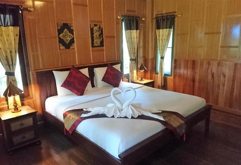 اتاق لوکس با تخت بزرگ, Macura Resort