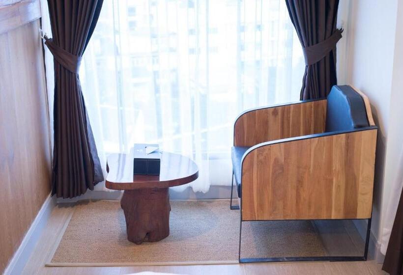 اتاق استاندارد با بالکن, Triple B Boutique Residence