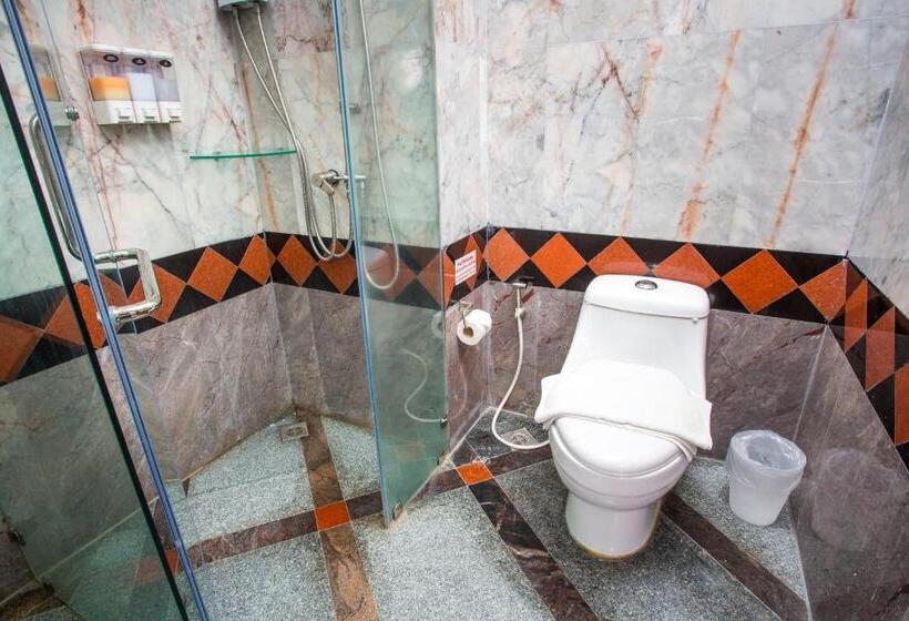 اتاق لوکس با بالکن, Triple B Boutique Residence