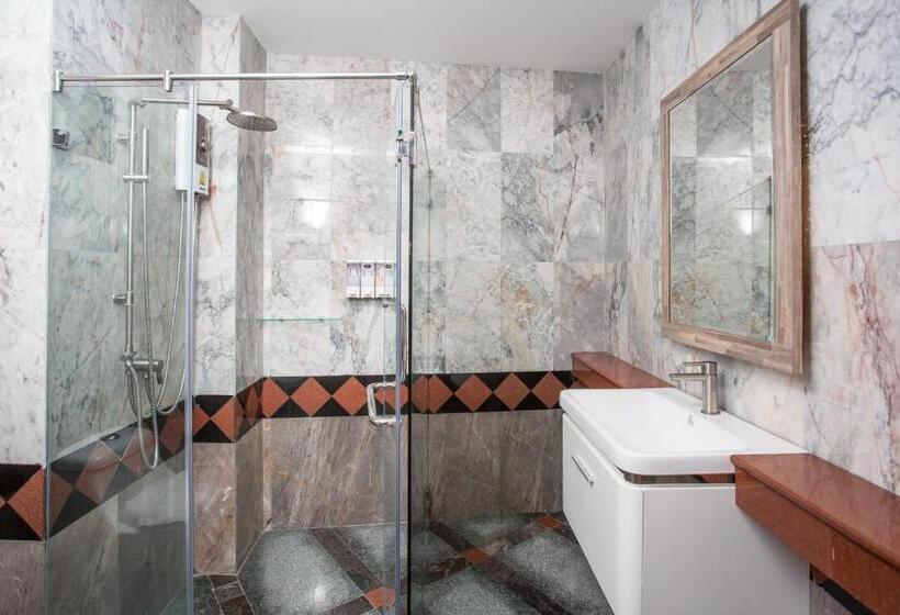 استودیوی لوکس, Triple B Boutique Residence