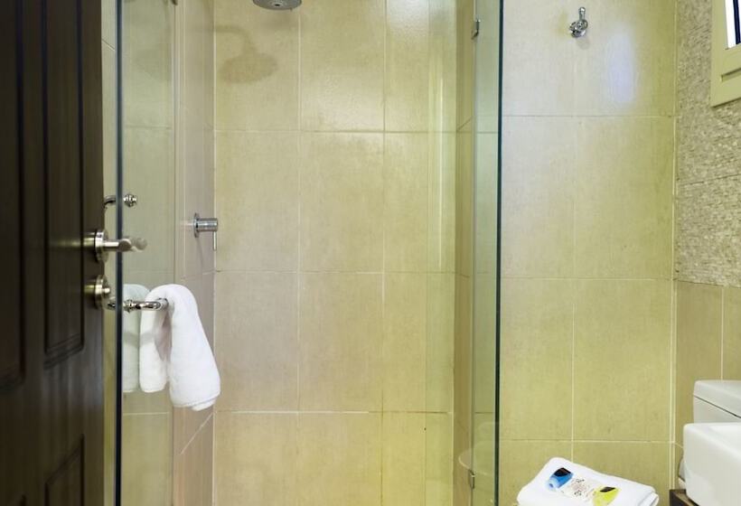 سوییت خانوادگی, Newcity Hotel & Suites