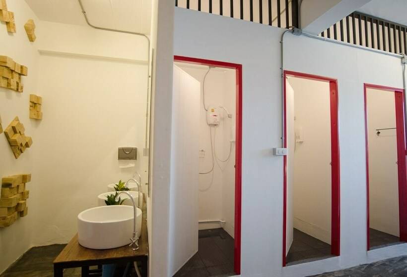 تختخواب در اتاق مشترک, Allsum Hostel